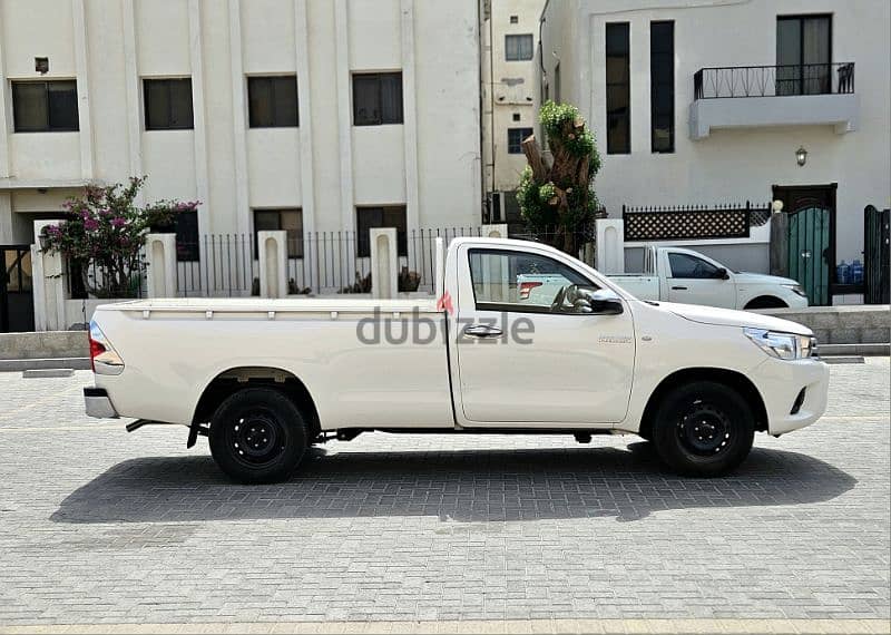 TOYOTA HILUX 2021 SINGEL CABIN AGENCY MAINTAINED CAR URGENTLY FOR SALE 8