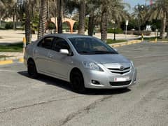 Toyota Yaris 2007 silver 0