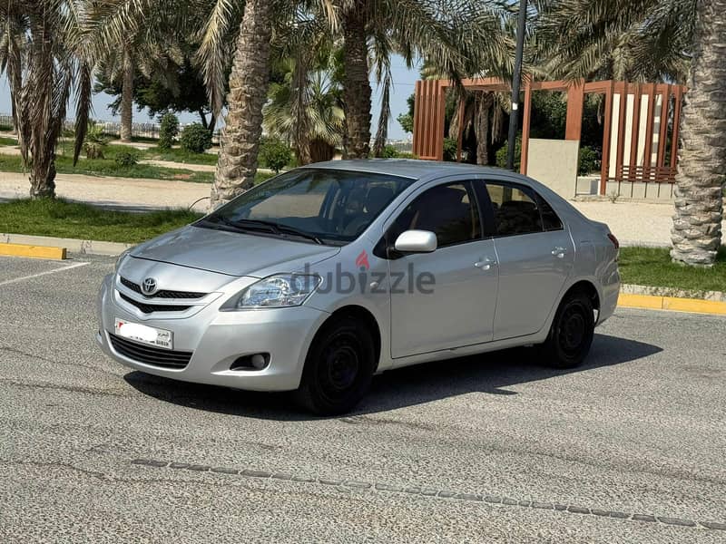 Toyota Yaris 2007 silver 1