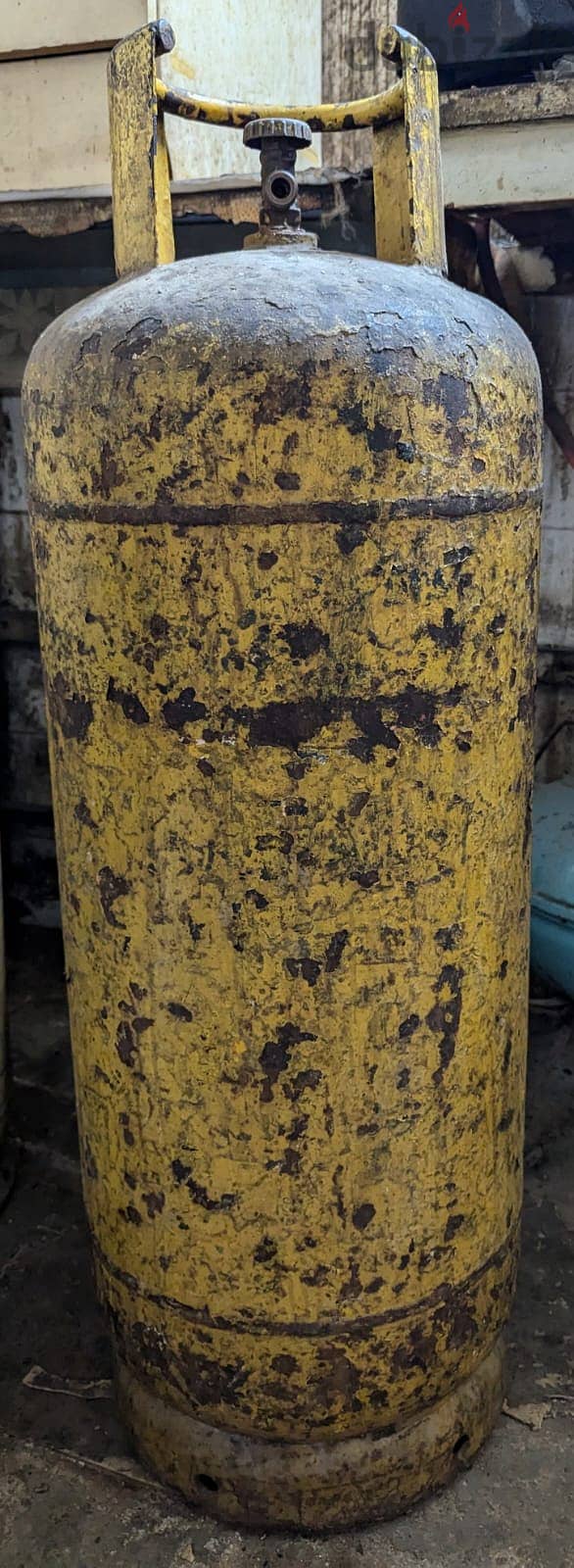 Alhasanain Gas Cylinder Medium Size For Sale In Good Condition 0