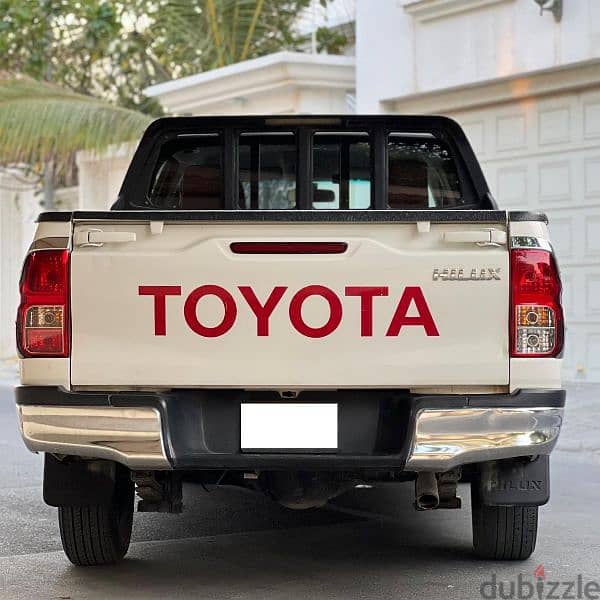 Toyota Hilux 2.7 VVT model 2021 zero accident 2