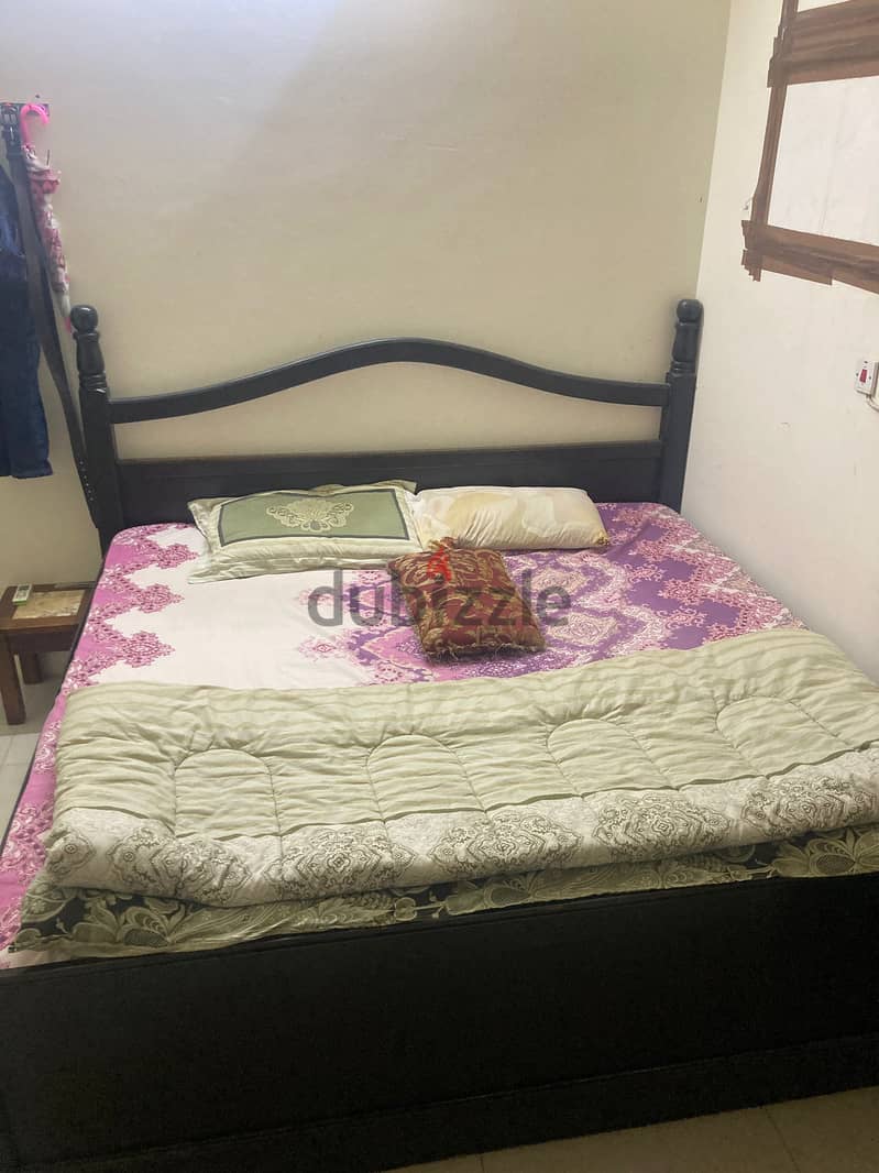 BED ROOM FURNITURE FOR SALE IN GOOD CONDITION 0