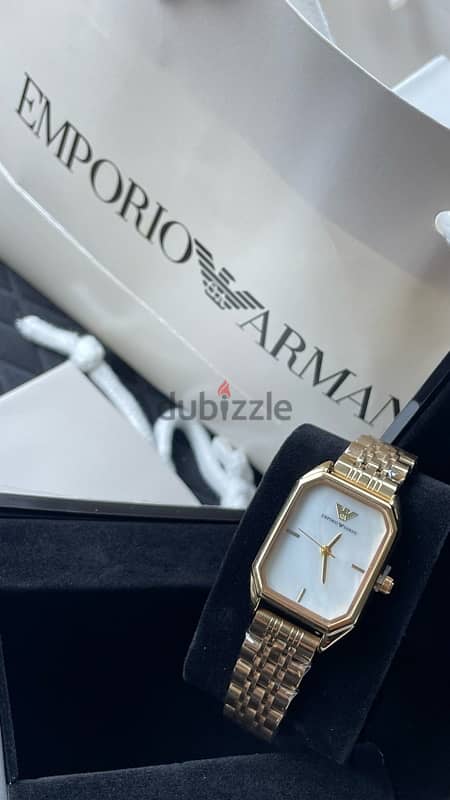 للبيع ساعه نسائية جديده لم تستخدم EMPORIO ARMANI 2