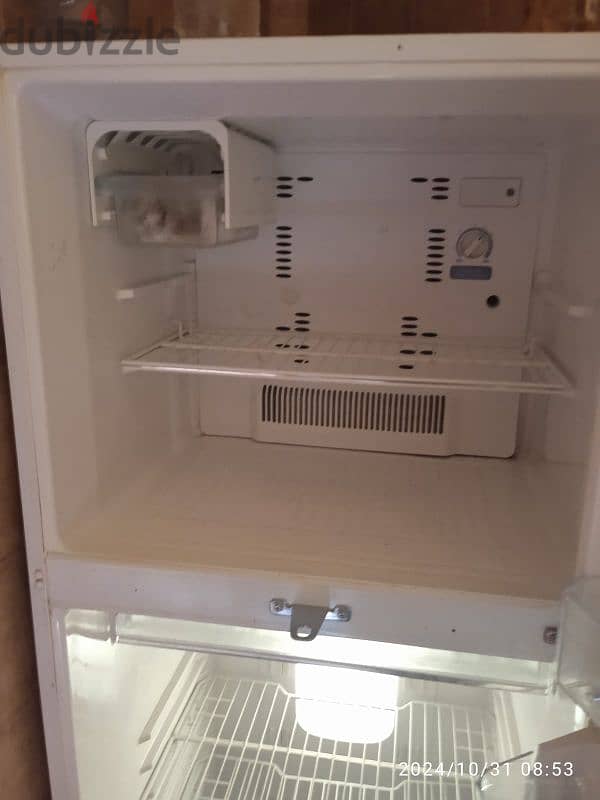 fridge and 2 air condition and washing machine 2