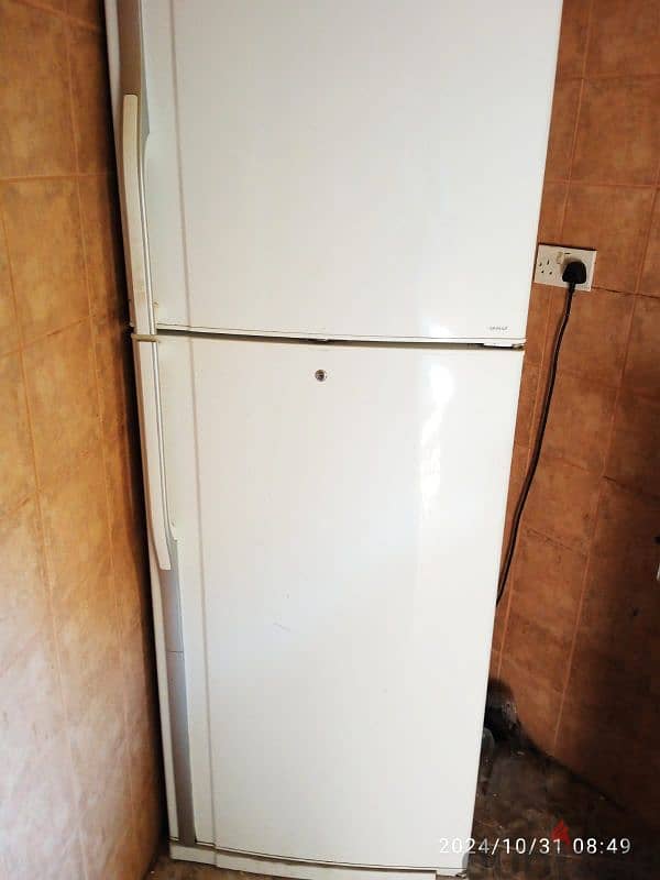 fridge and 2 air condition and washing machine 3