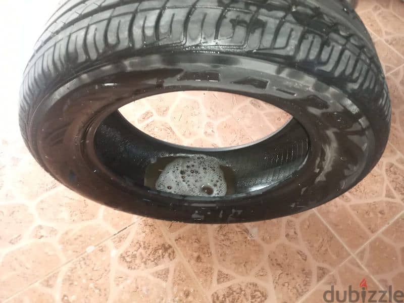 يوجد عدد تاير واحد مقاس 216/60R/16 بحالة ممتازة ونظيف سعر ٥دينار 2