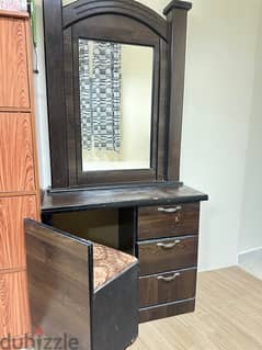 dressing table 0