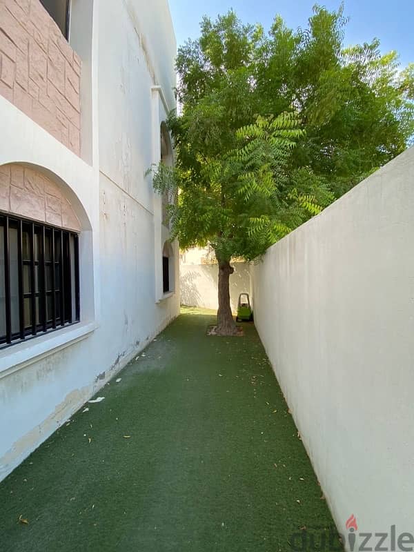 بيت للبيع في مدينةعيسى مفتوح على ٣جهات for sale in isa town open 3side 3