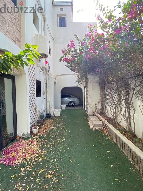 بيت للبيع في مدينةعيسى مفتوح على ٣جهات for sale in isa town open 3side 11