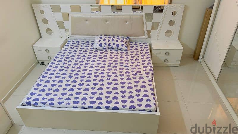 White full bed set (wadrode, makeuptable,bed and mattress, side table) 2