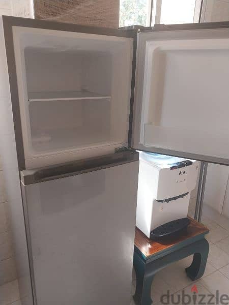 Hisence refrigerator (220L) in excellent condition 1