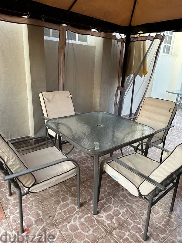 in excellent condition table with 4 chairs 5