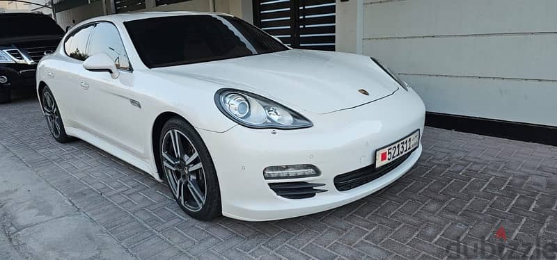 Porsche Panamera 2012 0