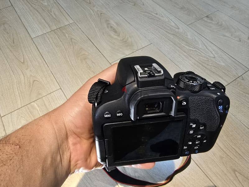 Canon camera EOS 800D DSLR كاميرا كانون 2