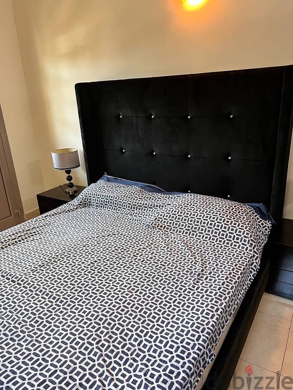 bed room set for sale  king size 1