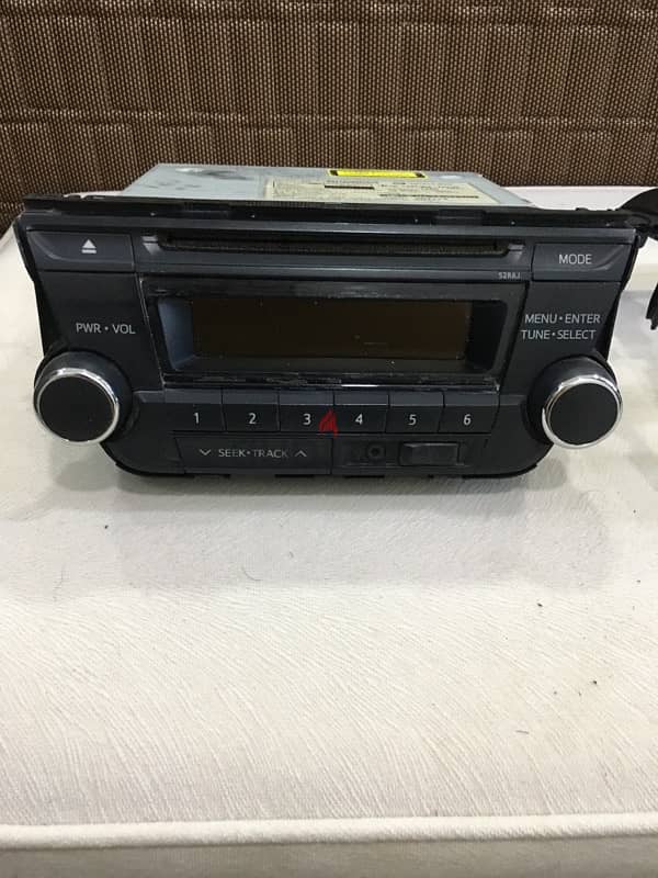 Toyota Yaris stereo 0