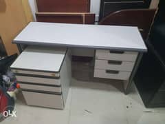 Office table with side table good condition delivery available 0