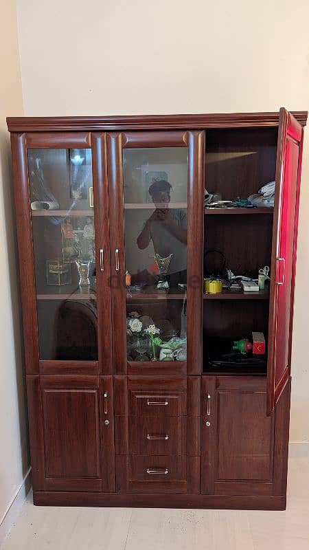 URGENT SALE Show-Case/Shelf 2