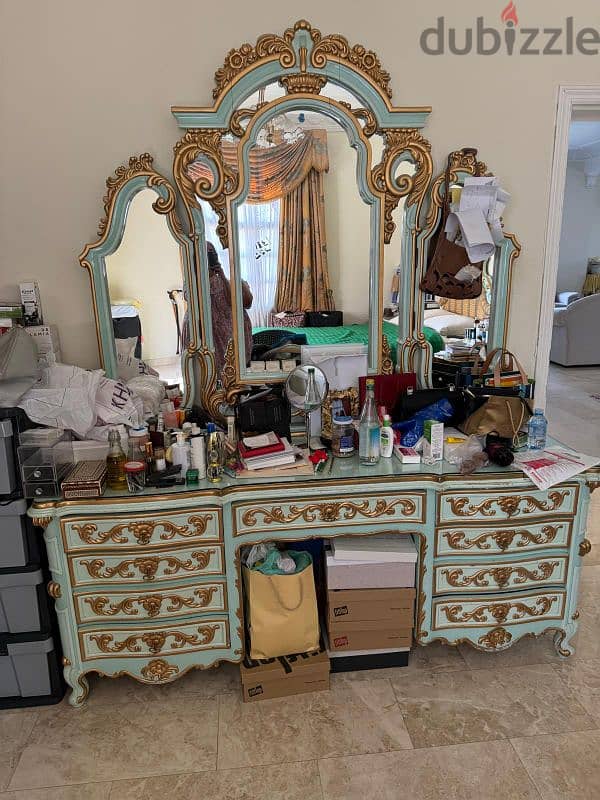 DRESSING TABLE FOR SALE 0