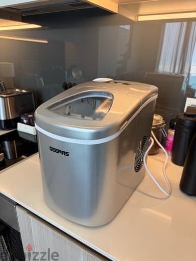 GEEPAS ICE MAKER FOR HOME *BRAND NEW*