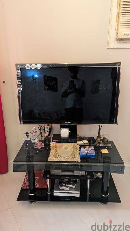 Smart HD 3D 40" TV for Urgent Sale 0