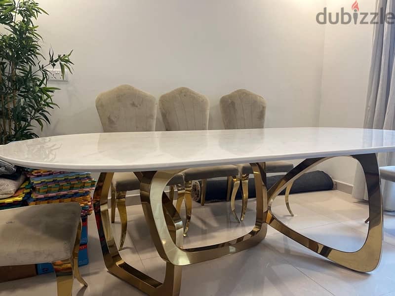 dining table - طاولة طعام 1