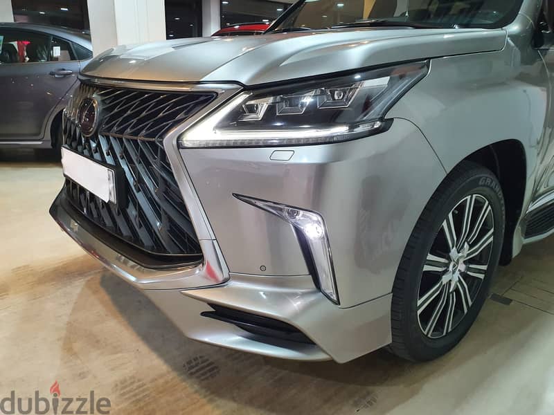 Lexus LX 570 2018 1