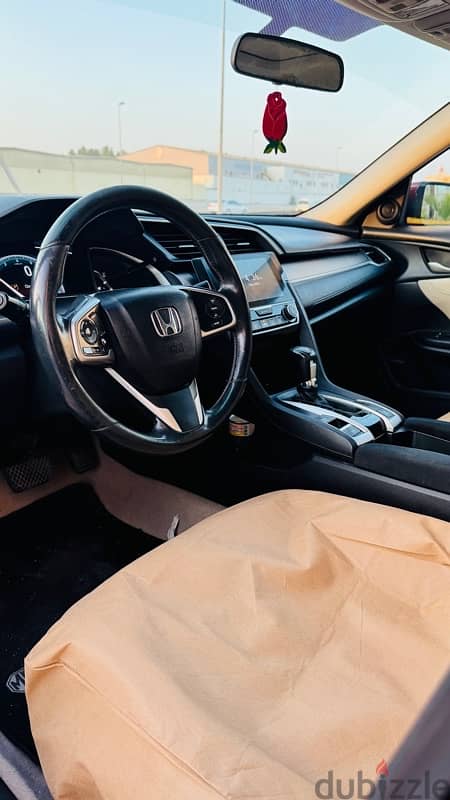 Honda Civic 2018 4