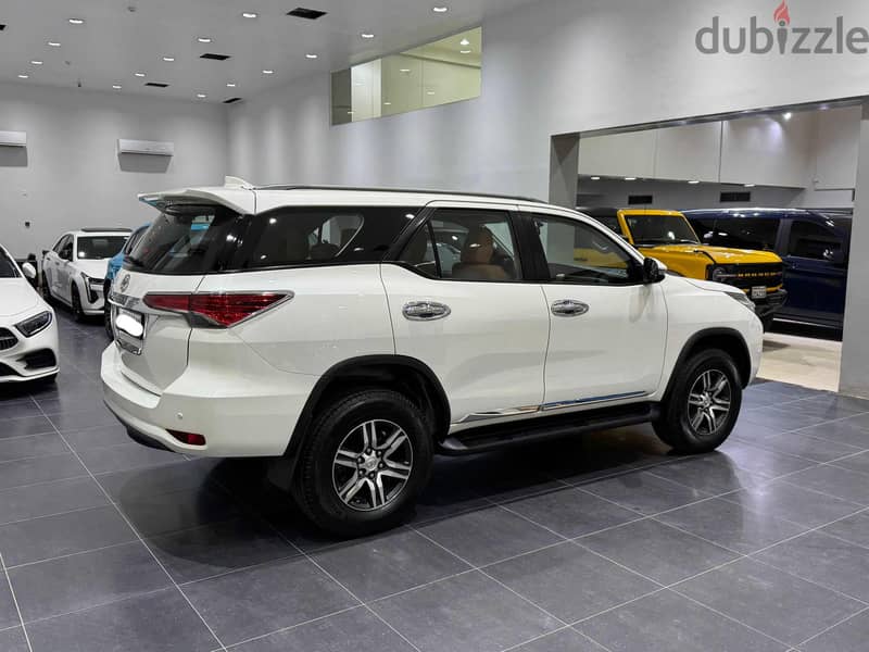 Toyota Fortuner 2020 white 5