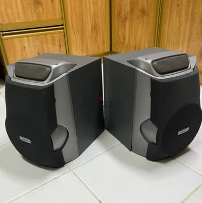 Phlips heavy duty book shelf speakers