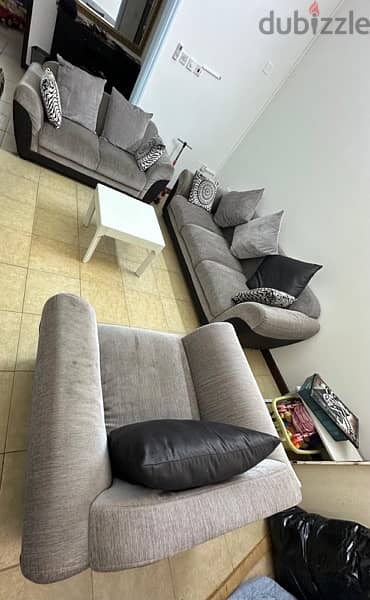 homebox sofa for sale 0