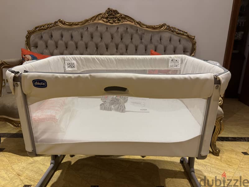 Baby crib Chicco - same new 1