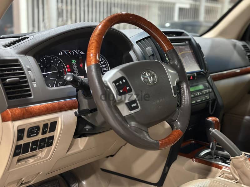 Toyota Land Cruiser 2014 GXR V8 4