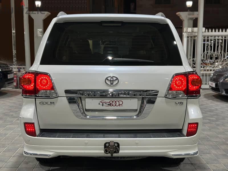 Toyota Land Cruiser 2014 GXR V8 9