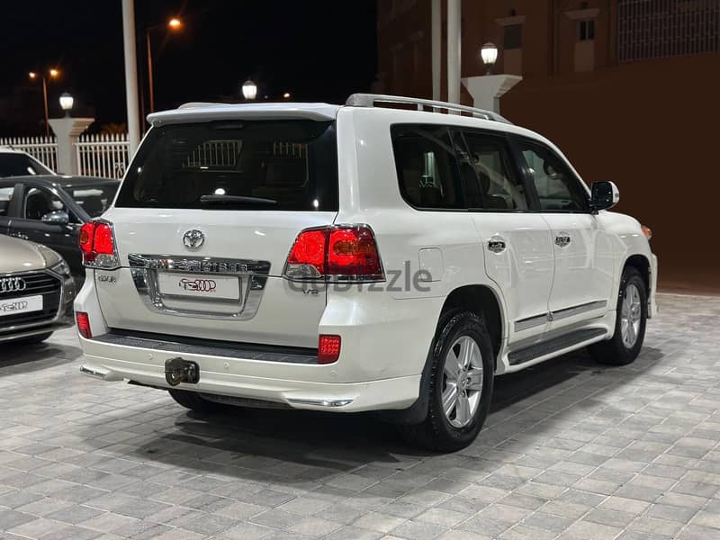 Toyota Land Cruiser 2014 GXR V8 10