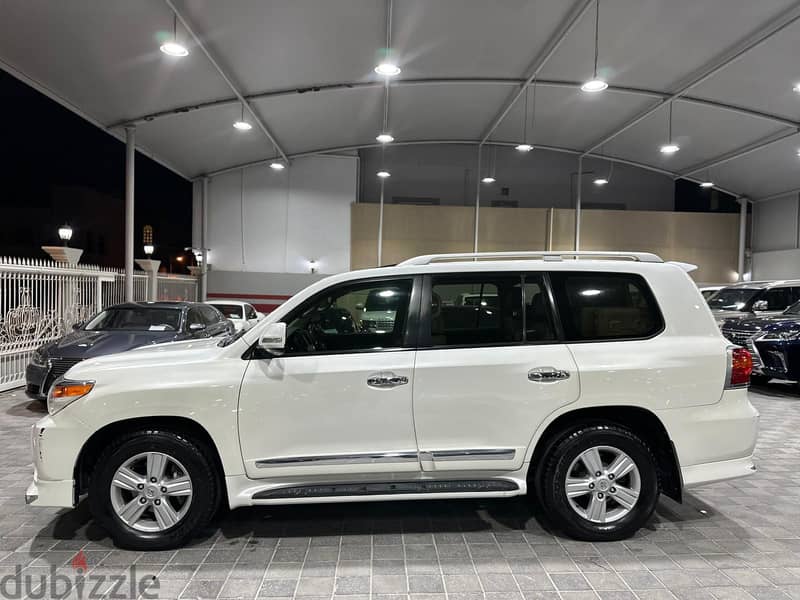 Toyota Land Cruiser 2014 GXR V8 11