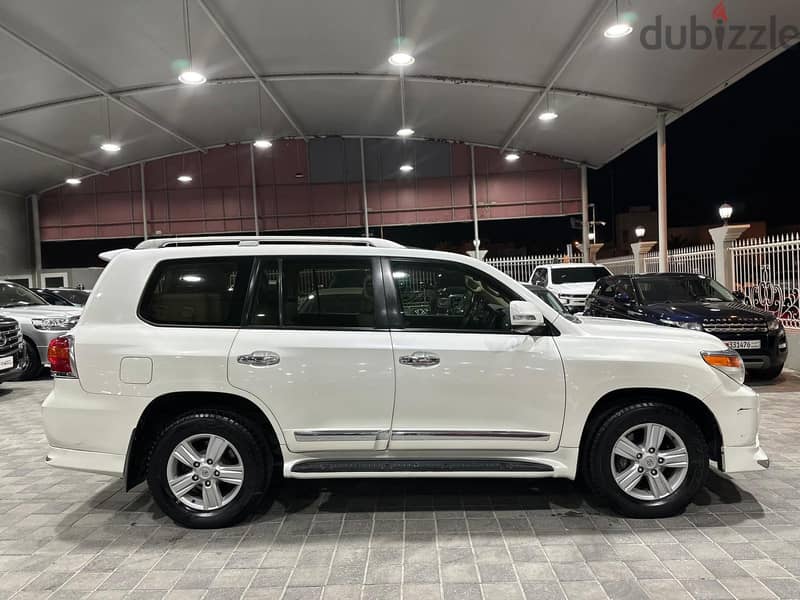 Toyota Land Cruiser 2014 GXR V8 12