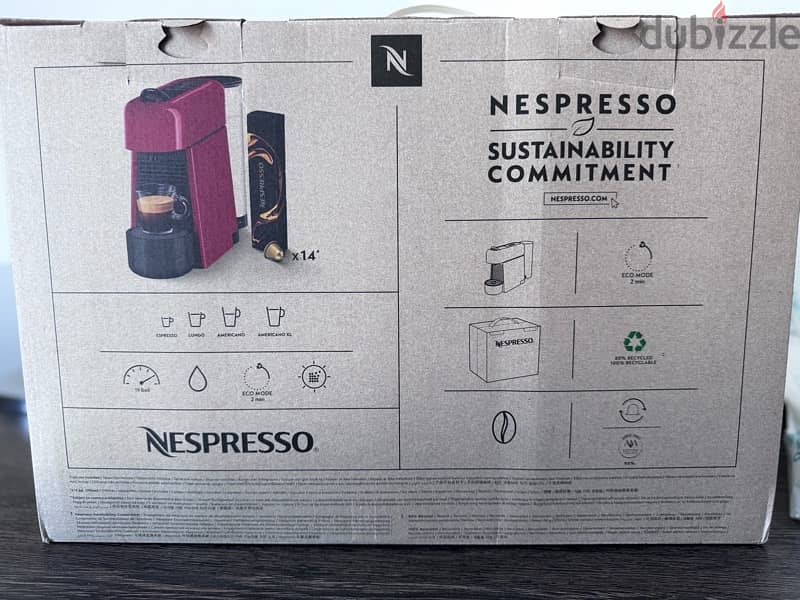 Nespresso Coffee Machine with creamer 6