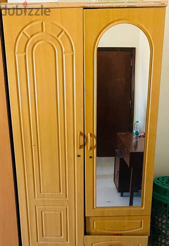 URGENT SALE. !! Wardrobe with drawers 0