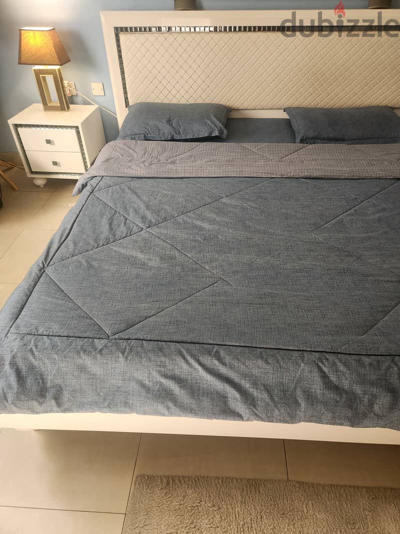 King size bed with mattress,  2 side tables 0