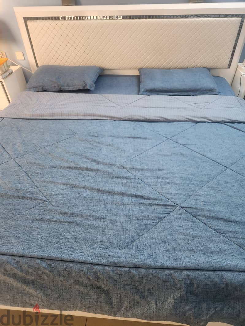 King size bed with mattress,  2 side tables 1