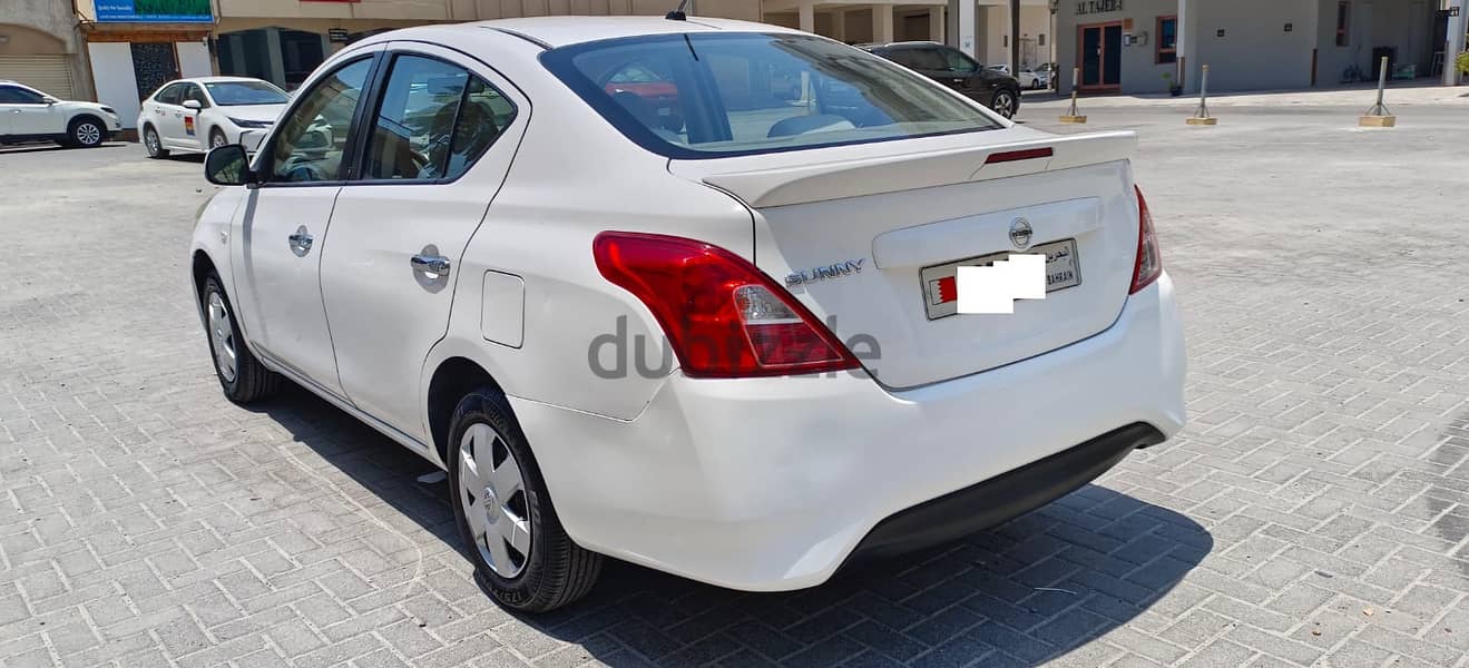 Nissan Sunny 2016 4