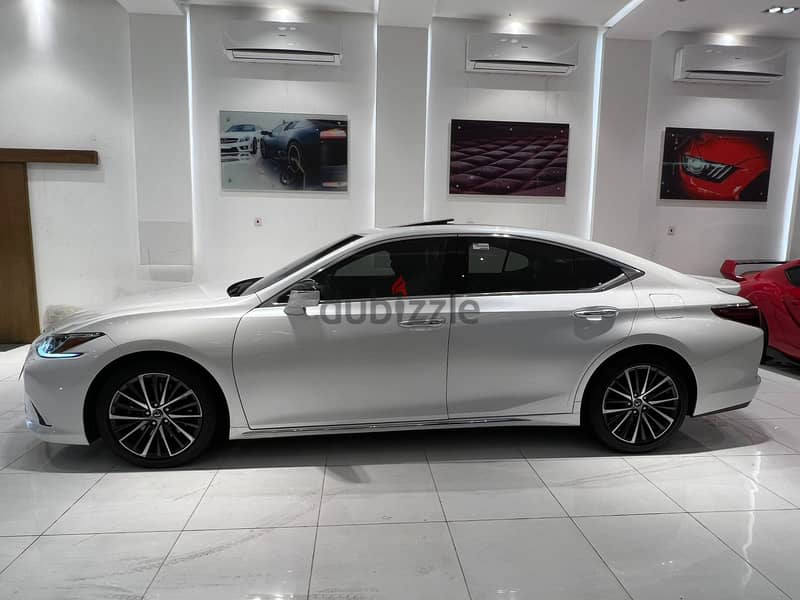 LEXUS ES 350 MODEL 2023 LOW RUNNING KM FOR SALE 3