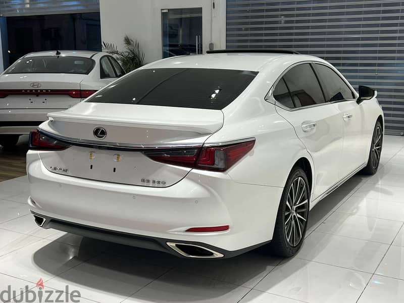 LEXUS ES 350 MODEL 2023 LOW RUNNING KM FOR SALE 4