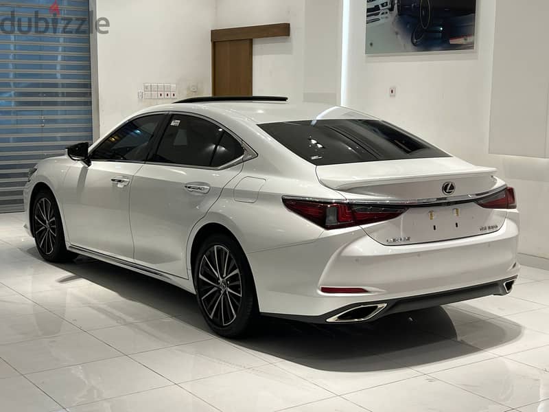 LEXUS ES 350 MODEL 2023 LOW RUNNING KM FOR SALE 5