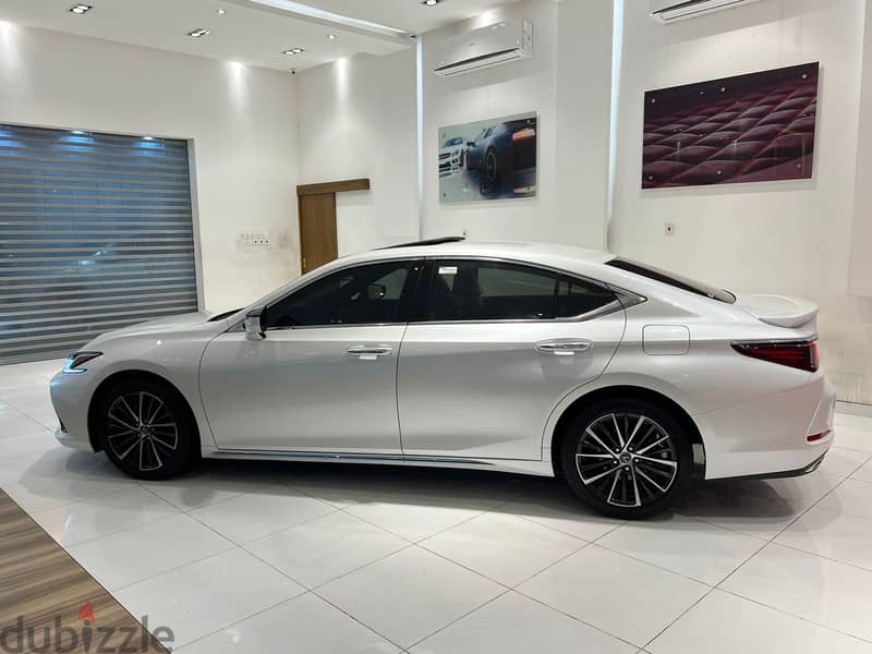 LEXUS ES 350 MODEL 2023 LOW RUNNING KM FOR SALE 6