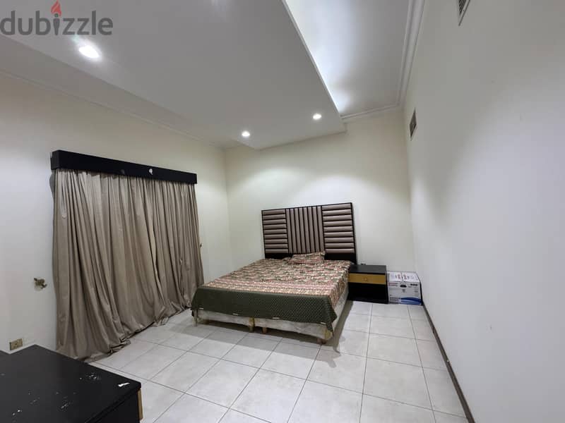 Excellent Single Bedroom available in a 2 bedroom Apartment 8