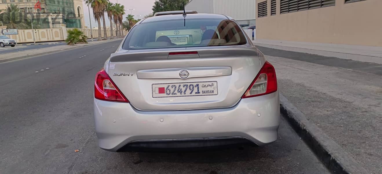 Nissan Sunny 2018 8