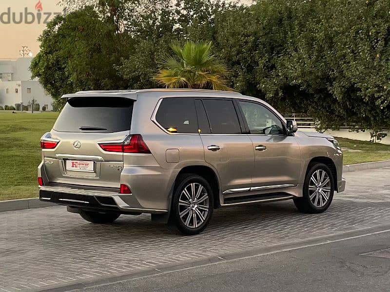 2016 modwl Lexus LX 570 4