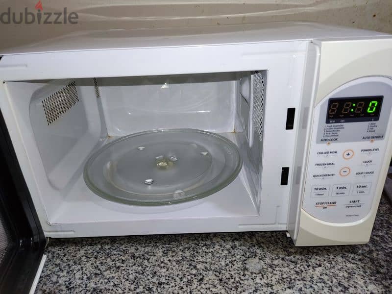 Daewoo Microwave Oven, 25liter Capacity 3